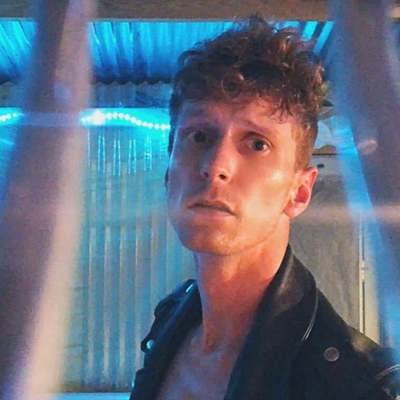 👽💙 ✨Instagram | chasmlore ✨💙👽 - Picture 2 of 4